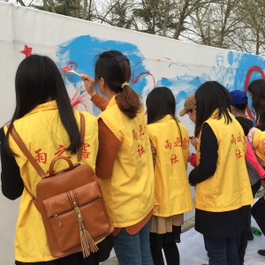 绿城广场齐相约，共为"星儿"圆梦来