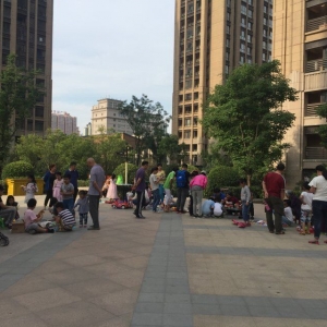 “绿色环保，以物换物”社区跳蚤市场活动