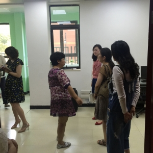 服务分享，促进发展”金水区教体局领导莅临农西社区服务中心参观指导工作 ...